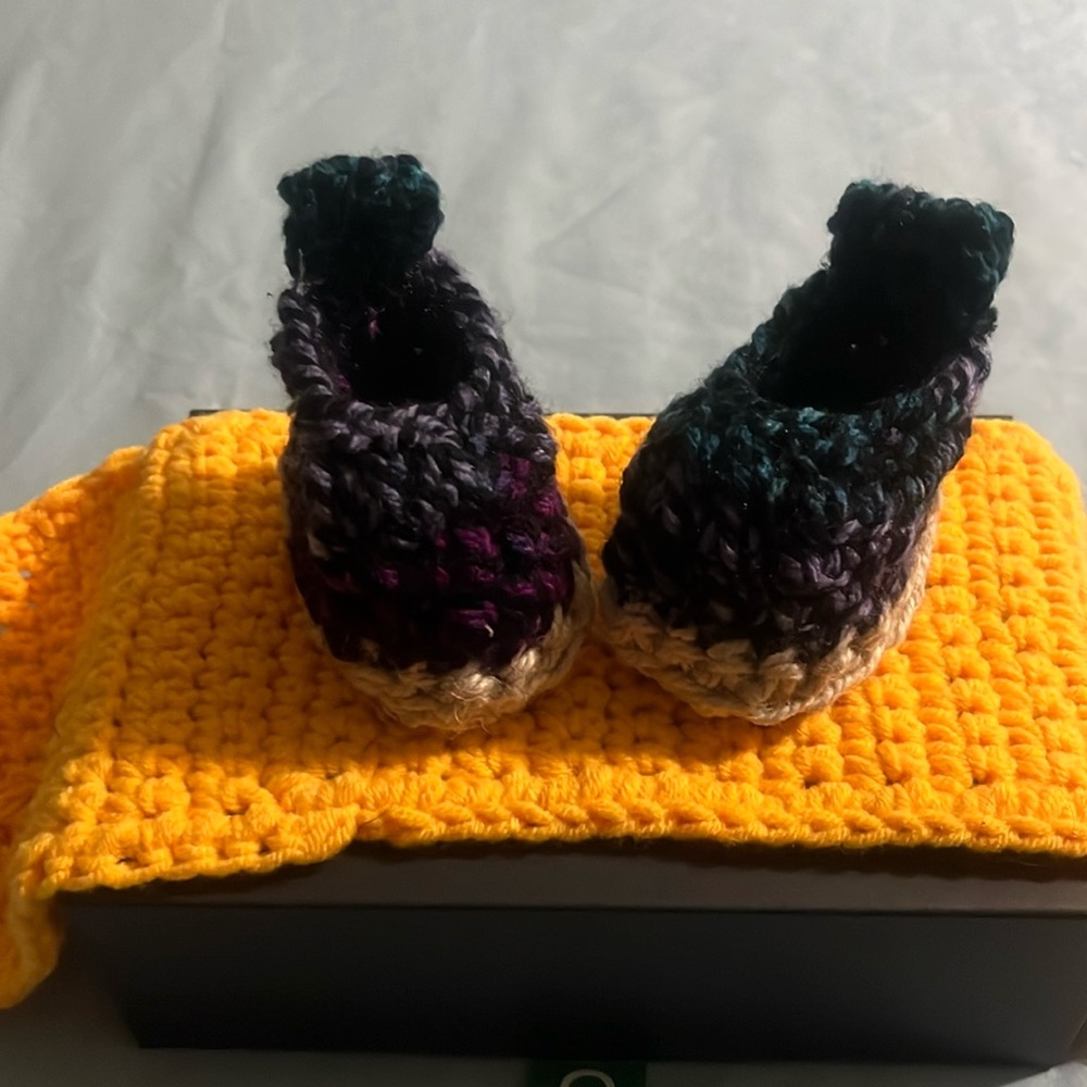 Newborn bootie multicolor Burberry hand chrochet booties
